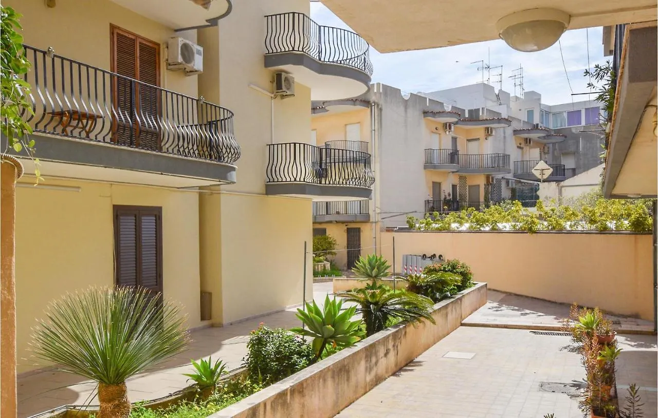2 Bedroom Gorgeous Apartment In Marina Di Ragusa